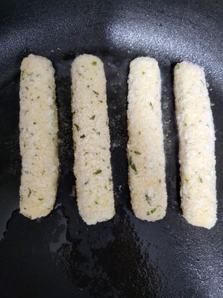 디케이식품(주) 고르곤졸라&모짜렐라 치즈스틱 400g — 5점을 준 리뷰어가 2023년 3월 올린 사용 사진