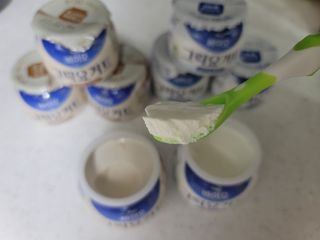 매일바이오 그릭요거트 오리지널 플레인 4개, 로스터리 커피믹스 4개 — 5점을 준 리뷰어가 2021년 12월 올린 사용 사진