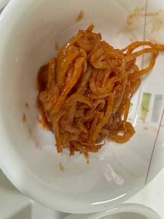 하나마이 [마마쿡] 전 청와대 천상현 셰프의 밑반찬  5종세트(소고기 장조림+연근조림+진미채+간장김자반+새우김자반) — 4점을 준 리뷰어가 2023년 4월 올린 사용 사진