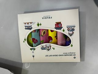 [후르디아] 골라쓰는 과즙향 핸드크림 기프트세트 — 4.5점을 준 리뷰어가 2023년 12월 올린 사용 사진