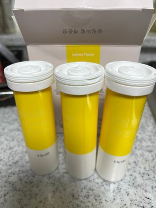 [슬림드랍 레몬맛] 건기식 다이어트 보조제 겸 비타민 — 5점을 준 리뷰어가 2022년 1월 올린 사용 사진