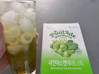 [복음자리] 바리스타 패키지 2종 랜덤발송 (딸기스무디 스틱+샤인머스캣에이드 or 망고스무디+자몽에이드) — 5점을 준 리뷰어가 2022년 6월 올린 사용 사진