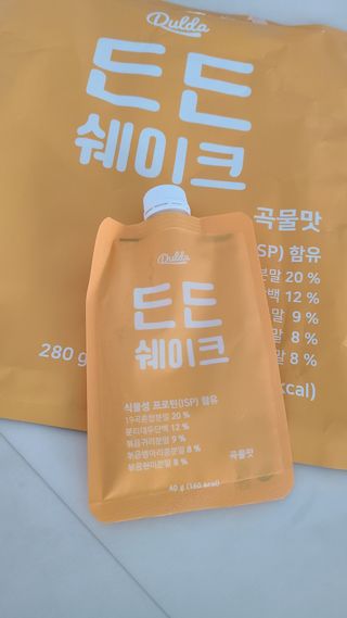 [덜다] 든든 식물성 단백질 쉐이크 40g X 7입 (곡물/딸기) — 4점을 준 리뷰어가 2023년 8월 올린 사용 사진