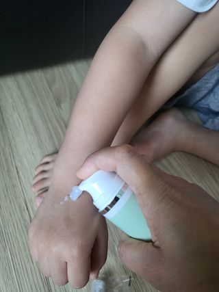 술람미네이처 자연주의 화장품ㅣ속보습 충전 + 민감/트러블 피부 진정 - 알로에 듬뿍 수분 크림 50ml — 5점을 준 리뷰어가 2022년 6월 올린 사용 사진