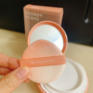 [블랙루즈] 피치 커버 벨벳 쿠션 2종 중 택1 — 5점을 준 리뷰어가 2020년 12월 올린 사용 사진