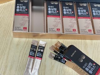 서울약사신협_투데이홍삼정플러스스틱_10g x 60포 — 5점을 준 리뷰어가 2021년 6월 올린 사용 사진