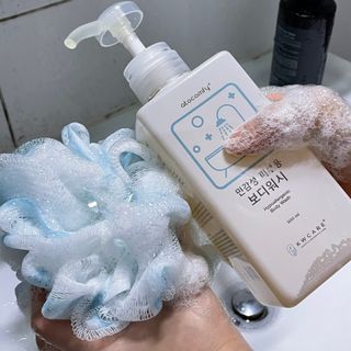 아토컴피 신생아도 사용가능한 무알러지 바디워시 & 여행키트 ( 독일 임상시험 완료 / 영유아 탑투토 워시 겸용 ) — 5점을 준 리뷰어가 2022년 9월 올린 사용 사진