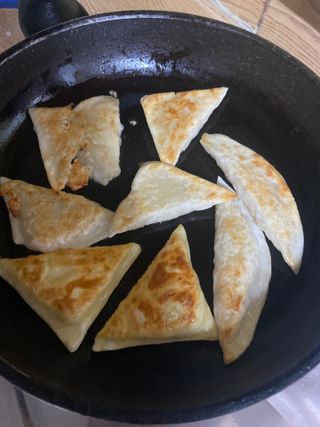 (주)성경순만두 곤약만두.콘치즈만두,삼각당면만두,당면 야끼만두,대구전통 납작만두,떡뽁이 매콤소스,달콤소스 — 5점을 준 리뷰어가 2023년 3월 올린 사용 사진