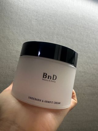 비엔디 2NOW[한글]]BnD 바디 미백 겨드랑이 크림 — 5점을 준 리뷰어가 2024년 12월 올린 사용 사진
