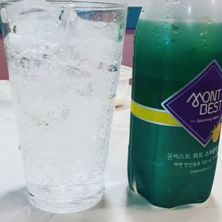 몽베스트 Montbest with Sparkling water Lemon OR Lime 20병(랜덤) — 5점을 준 리뷰어가 2021년 11월 올린 사용 사진