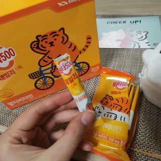 광동생활건강 [광동] 비타500데일리스틱 수능 패키지 (70+굿즈) 뚱랑이 수능엽서+쇼핑백 — 5점을 준 리뷰어가 2022년 11월 올린 사용 사진