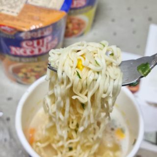 NISSIN 닛신 컵누들  4종 - 씨푸드오리지날, 씨푸드 스파이시, 씨푸드 커리, 씨푸드 XO소스 — 4점을 준 리뷰어가 2021년 11월 올린 사용 사진