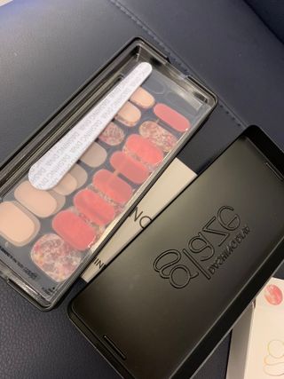 데싱디바 글레이즈 젤네일 포일 이펙트 네일_4종 중 택 1 — 5점을 준 리뷰어가 2021년 9월 올린 사용 사진
