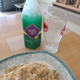 몽베스트 Montbest with Sparkling water Lemon OR Lime 20병(랜덤) — 5점을 준 리뷰어가 2021년 10월 올린 사용 사진