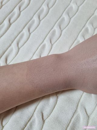 아이앤립 / EYENLIP 아이앤립 루센트 비비크림 2 Color — 3.5점을 준 리뷰어가 2021년 7월 올린 사용 사진
