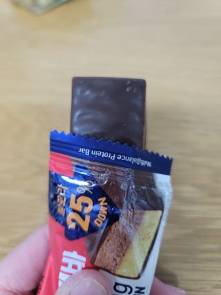 이지프로틴바 3종x각 2ea (고단백질바, 멀티단백질바, 식물성단백질바) — 5점을 준 리뷰어가 2024년 3월 올린 사용 사진