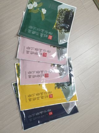 [해림맛김] 들기름에 구운 바삭바삭 김 4종 세트 + 1종 랜덤발송 총5개입 — 5점을 준 리뷰어가 2021년 2월 올린 사용 사진