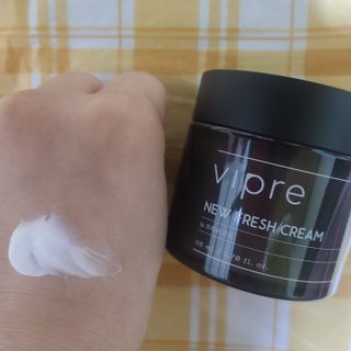 비프리코스메틱 뉴 프레쉬 크림 80ml — 5점을 준 리뷰어가 2023년 3월 올린 사용 사진