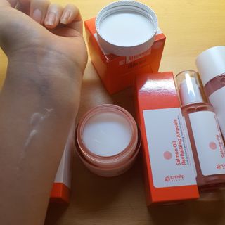 아이앤립 / EYENLIP 아이앤립 연어오일 리바이탈라이징 토너+앰플+크림 3종 세트 — 5점을 준 리뷰어가 2021년 5월 올린 사용 사진