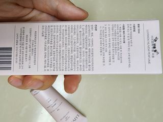 러브모아 향수 고체향수 승무원 고체향수 바르는 향수 니치향수 도손 우드세이지 앤 씨솔트 — 5점을 준 리뷰어가 2022년 11월 올린 사용 사진