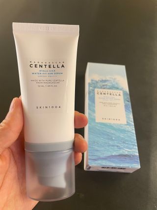 [스킨1004] 마다가스카르 센텔라 히알루-시카 워터핏 선세럼 50ml — 5점을 준 리뷰어가 2024년 5월 올린 사용 사진