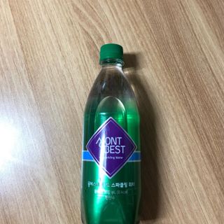 몽베스트 Montbest with Sparkling water Plain 20병 — 4점을 준 리뷰어가 2022년 6월 올린 사용 사진