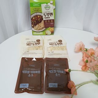 [풀무원] 식물성 저당질식 세트, 두부면 매콤라구파스타와 두부면 직화짜장 — 5점을 준 리뷰어가 2021년 3월 올린 사용 사진
