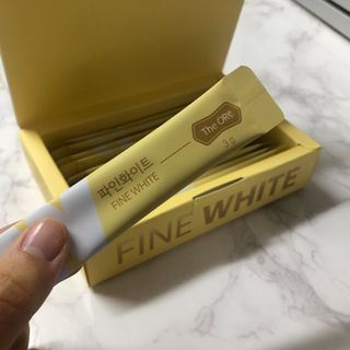 디오르 파인화이트 & 버닝레드 — 5점을 준 리뷰어가 2022년 1월 올린 사용 사진