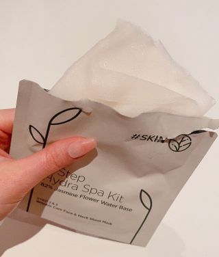 태그스킨 4스텝 주름개선 피부미백 영양 마스크팩 3개 세트(최신버전) — 3점을 준 리뷰어가 2022년 5월 올린 사용 사진