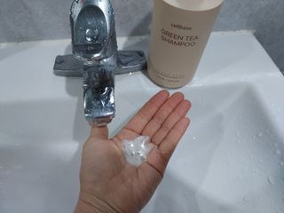 프리마인 더이상 뻣뻣하고 효과없는 탈모샴푸는 NO. 근본부터 케어하는 셀베이스 그린티샴푸(500ml) — 5점을 준 리뷰어가 2023년 1월 올린 사용 사진