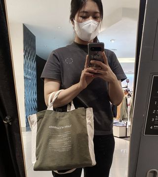 로서울 High Neck T-Shirt Navy, Gray — 5점을 준 리뷰어가 2021년 5월 올린 사용 사진