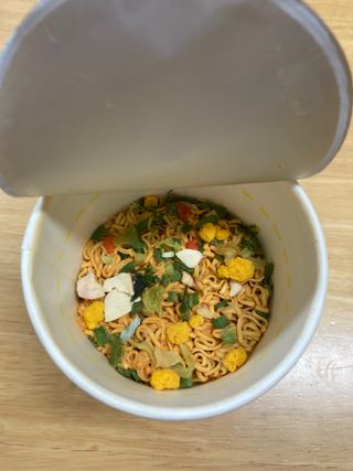 NISSIN 닛신 컵누들  4종 - 씨푸드오리지날, 씨푸드 스파이시, 씨푸드 커리, 씨푸드 XO소스 — 5점을 준 리뷰어가 2022년 11월 올린 사용 사진