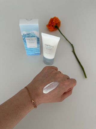 MF[스킨1004] 마다가스카르 센텔라 히알루-시카 워터핏 선세럼 50ml — 5점을 준 리뷰어가 2024년 5월 올린 사용 사진
