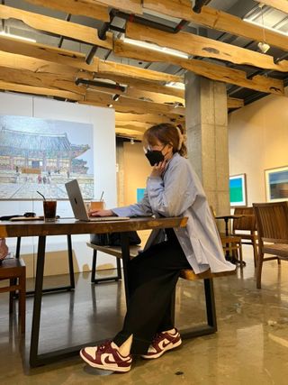 프런투라인 비마이 봄버 포켓 크롭 가디건 — 4점을 준 리뷰어가 2022년 3월 올린 사용 사진