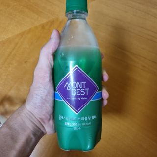 몽베스트 Montbest with Sparkling water Plain 20병 — 5점을 준 리뷰어가 2021년 10월 올린 사용 사진