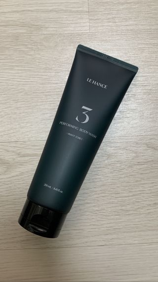 르핸스 퍼포밍 3 바디워시 비반트포렛/베티버포그 — 5점을 준 리뷰어가 2023년 3월 올린 사용 사진