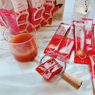 자연에온 핑크 자몽 착즙 100mL 10개입 1BOX +가 득담은 자몽 콜라겐 젤리스틱 1BOX — 5점을 준 리뷰어가 2021년 6월 올린 사용 사진