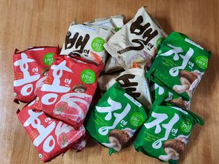 [풀무원] 자연은맛있다 정면, 백면, 홍면  세트 — 5점을 준 리뷰어가 2021년 4월 올린 사용 사진