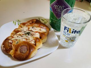 몽베스트 Montbest with Sparkling water Plain 20병 — 5점을 준 리뷰어가 2021년 11월 올린 사용 사진