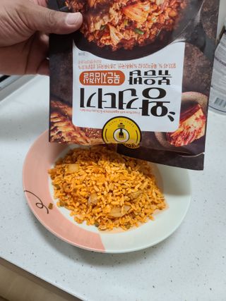 한성기업 무볼레 왕건더기 볶음밥 묵은지삼겹살 — 5점을 준 리뷰어가 2021년 10월 올린 사용 사진
