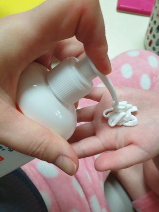 알레바 내츄럴 데일리 수딩 모이스처라이저럴 아기 로션 — 5점을 준 리뷰어가 2021년 2월 올린 사용 사진
