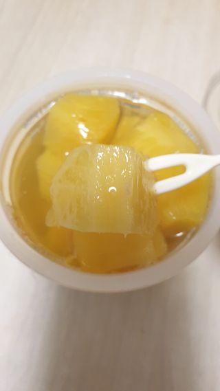 돌 MF[Dole] 파인애플컵/망고컵/복숭아컵 198g 6입X1박스 (맛 1가지 랜덤 발송) — 5점을 준 리뷰어가 2024년 5월 올린 사용 사진
