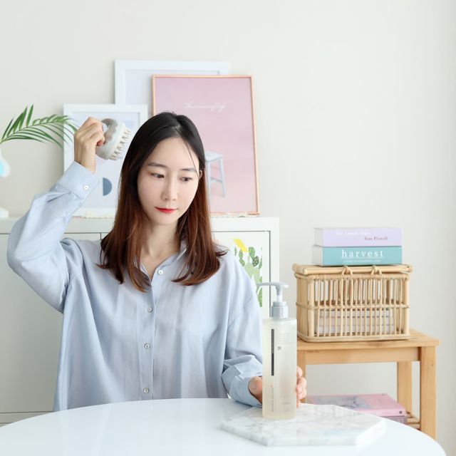 모아만에무나 플러스 두피 탈모 완화 기능성 샴푸 + 브러쉬 2종 세트 리뷰 사진