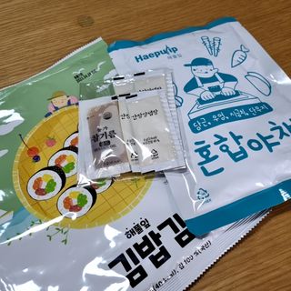 해풀잎 누구나 김밥*1ea [(혼합야채 35g *1ea,  김밥김 (5g, 5ea),  양념간장 (6g, 5ea), 참기름(5g, 2ea)] — 4점을 준 리뷰어가 2022년 7월 올린 사용 사진