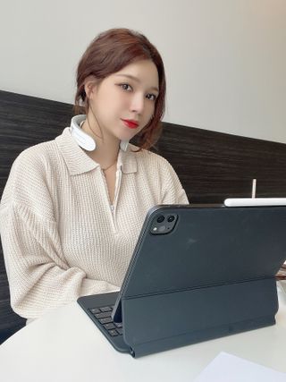 멜리언스 목 마사지기 — 5점을 준 리뷰어가 2022년 2월 올린 사용 사진