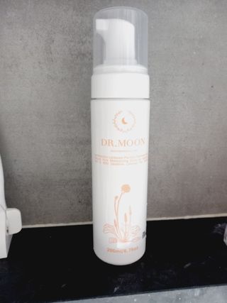 MF프리 [닥터문] 유산균 락토케어 질경초 여성청결제 200ml (폼타입) — 5점을 준 리뷰어가 2022년 7월 올린 사용 사진