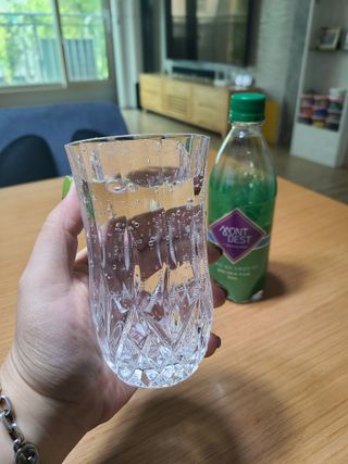 몽베스트 Montbest with Sparkling water Plain 20병 — 5점을 준 리뷰어가 2021년 11월 올린 사용 사진
