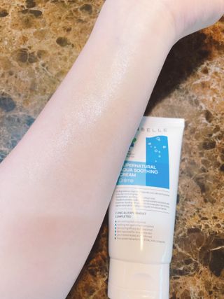 랑벨 수퍼내츄럴 아쿠아 수딩 크림 100ml — 5점을 준 리뷰어가 2022년 4월 올린 사용 사진