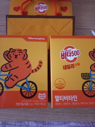 광동제약 [광동] 비타500데일리스틱 70포X2개 + 뚱랑이엽서 + 쇼핑백 증정 — 5점을 준 리뷰어가 2022년 11월 올린 사용 사진