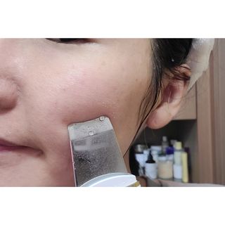 디하우트 랩 4 in 1 갈바닉 아쿠아 워터 필링기 스킨스크러버 — 5점을 준 리뷰어가 2021년 11월 올린 사용 사진